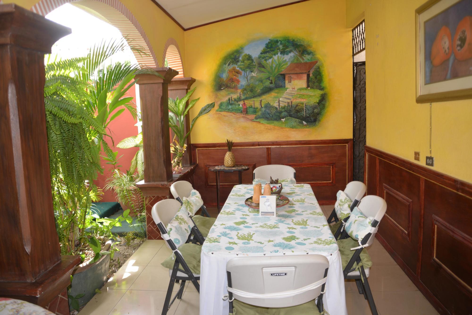 Hotel Aloha Managua Exterior photo