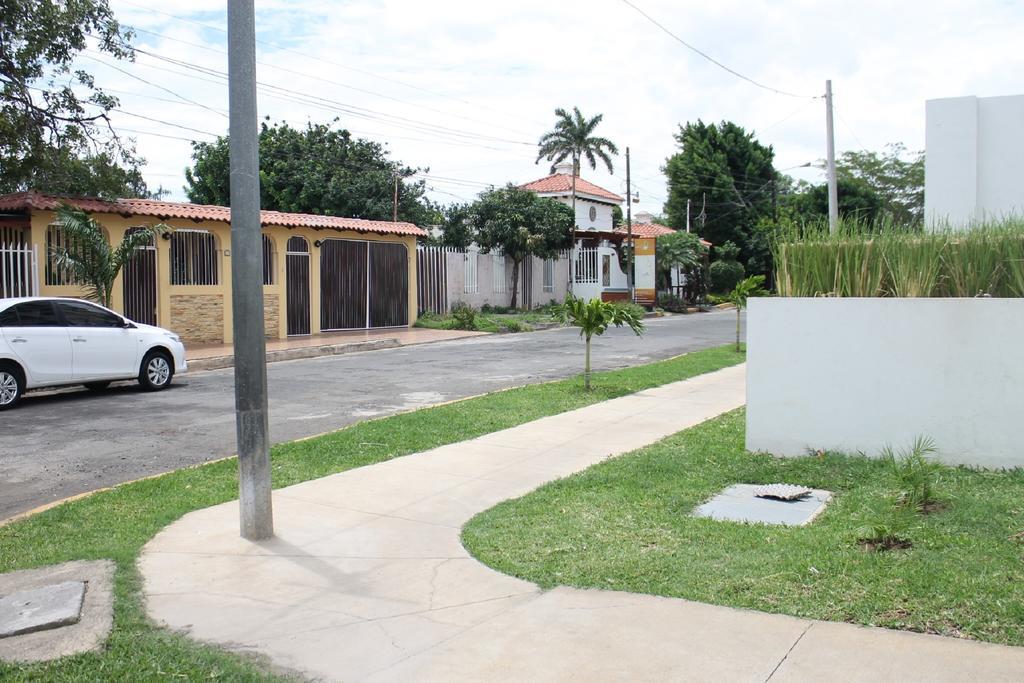 Hotel Aloha Managua Exterior photo